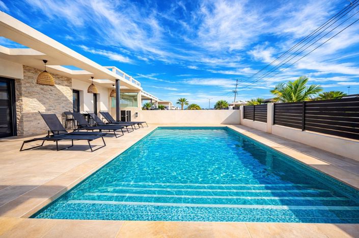 Image No.38-5 Bed Villa for sale