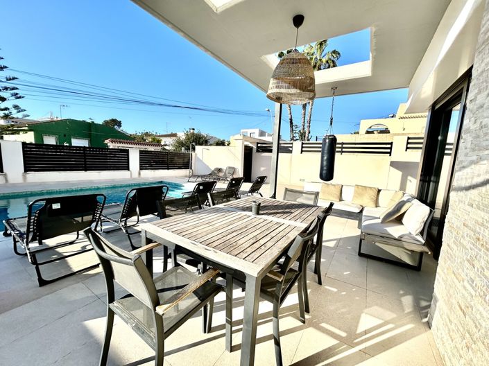 Image No.44-5 Bed Villa for sale