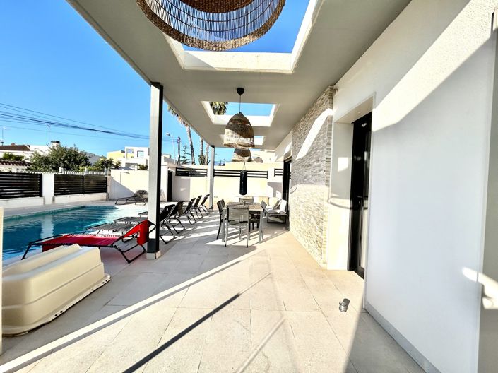 Image No.45-5 Bed Villa for sale