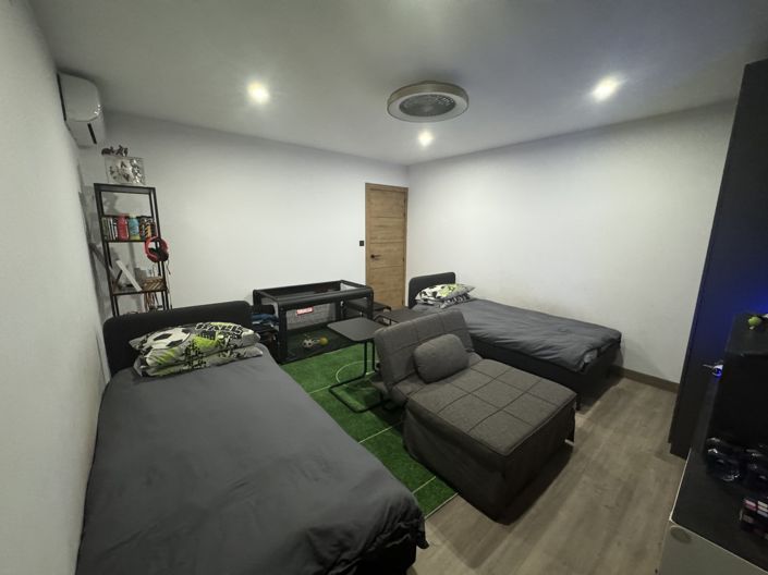 Image No.20-4 Bed Townhouse for sale