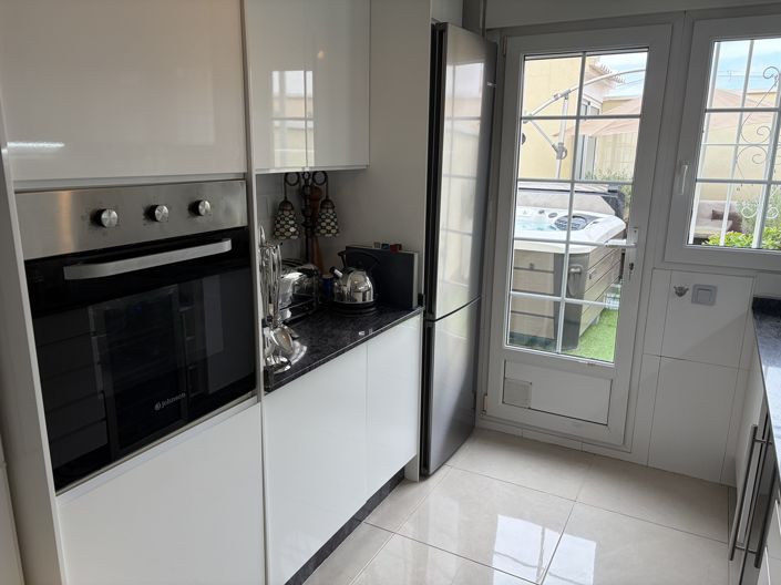 Image No.9-3 Bed Townhouse for sale