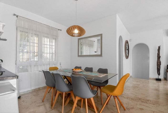 Image No.10-Villa de 4 chambres à vendre à Orihuela Costa