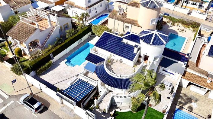 Image No.4-Villa de 4 chambres à vendre à Pinar de Campoverde