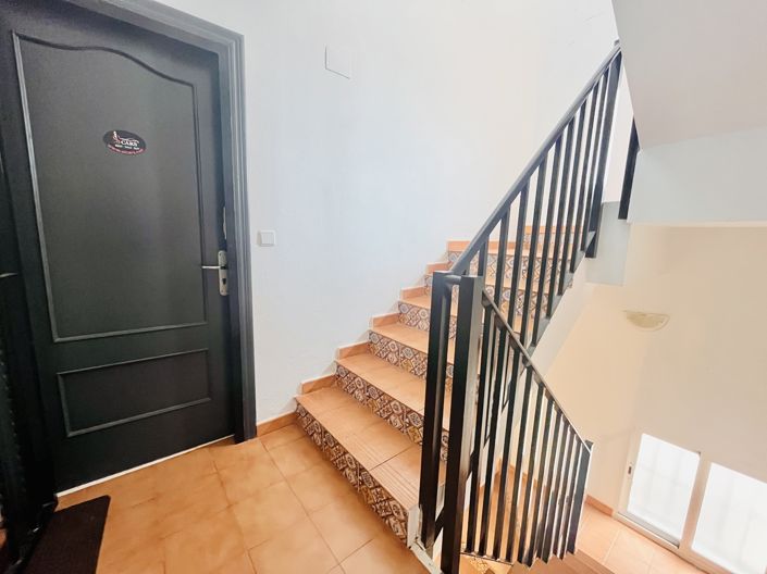 Image No.18-5 Bed Apartment for sale