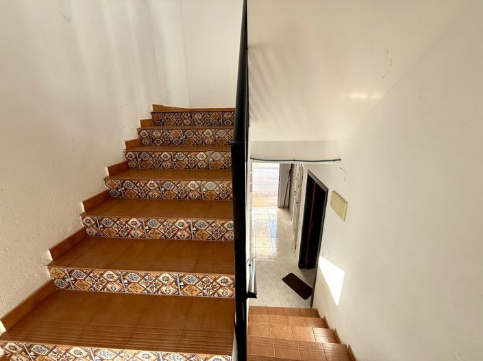 Image No.23-5 Bed Apartment for sale