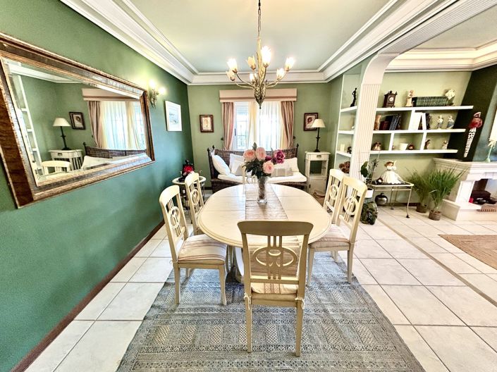 Image No.10-6 Bed Villa for sale