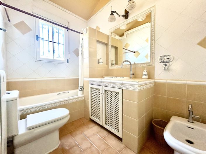 Image No.30-6 Bed Villa for sale