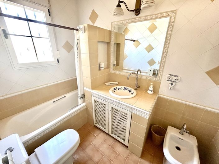 Image No.31-6 Bed Villa for sale