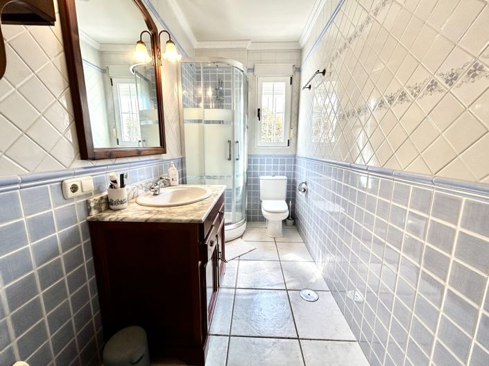 Image No.34-6 Bed Villa for sale