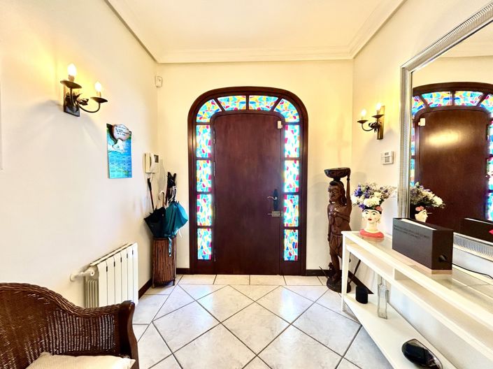 Image No.45-6 Bed Villa for sale