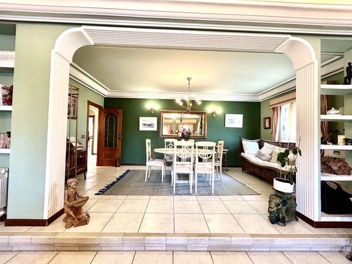 Image No.8-6 Bed Villa for sale