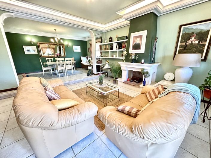 Image No.9-6 Bed Villa for sale