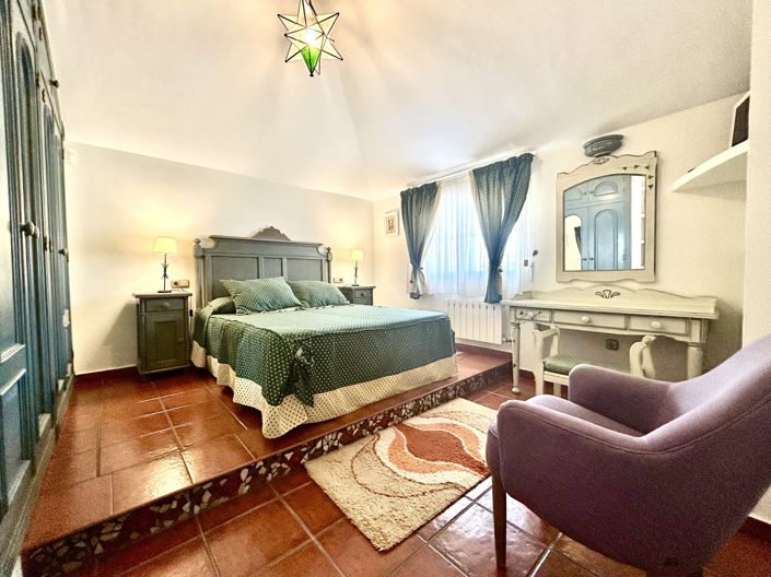 Image No.18-6 Bed Villa for sale