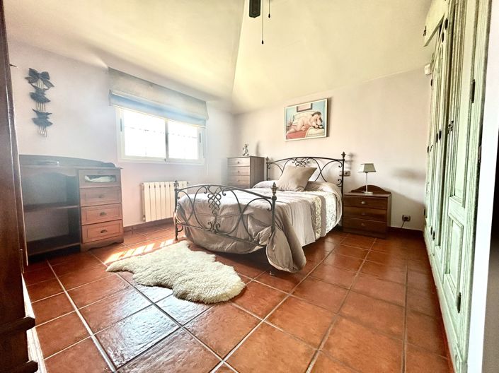 Image No.20-6 Bed Villa for sale