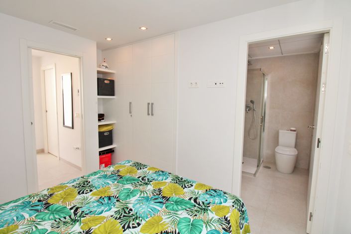 Image No.12-2 Bed Townhouse for sale