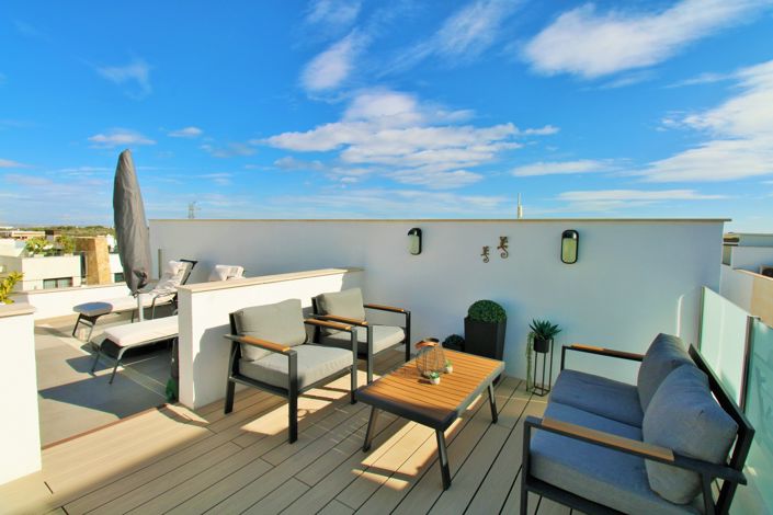 Image No.19-2 Bed Townhouse for sale