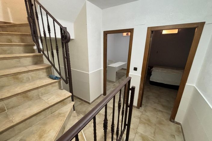 Image No.20-5 Bed Townhouse for sale