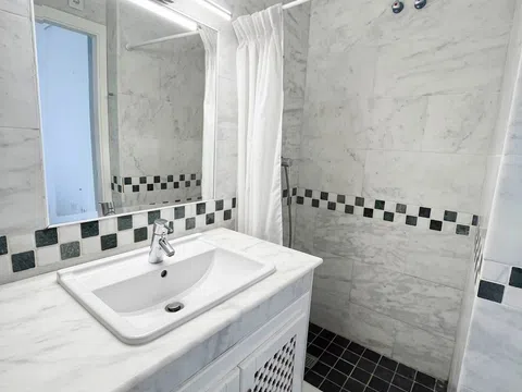 Image No.22-2 Bed Apartment for sale