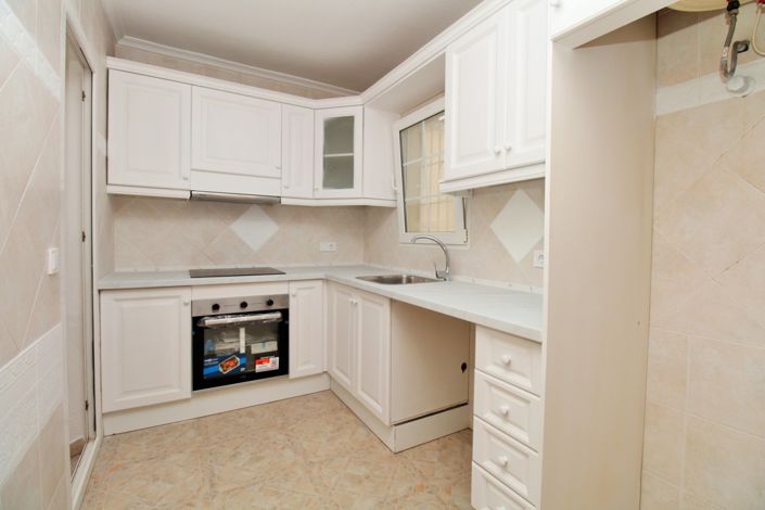 Image No.8-2 Bed Townhouse for sale