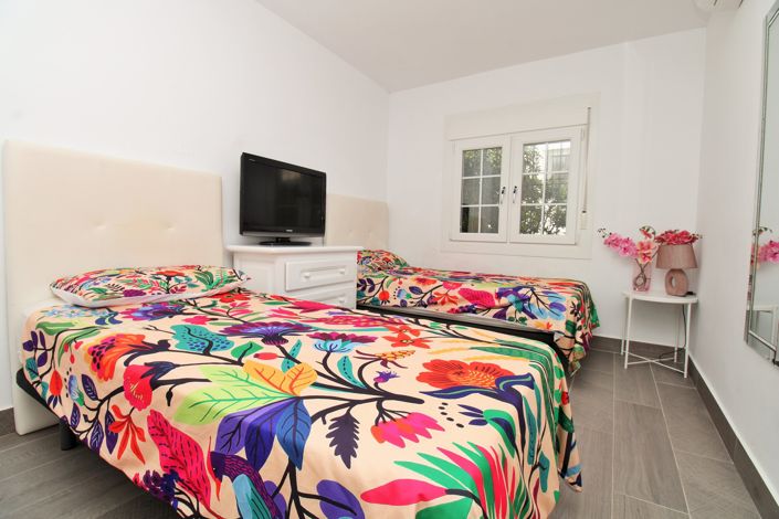Image No.17-3 Bed Townhouse for sale