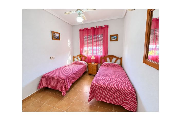 Image No.14-3 Bed Townhouse for sale