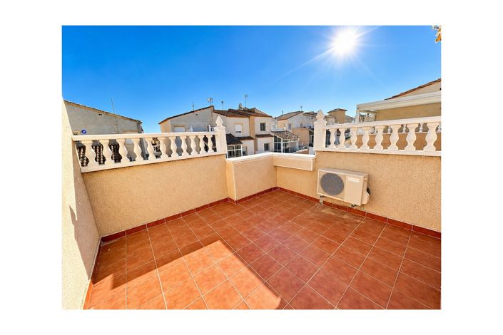 Image No.16-3 Bed Townhouse for sale
