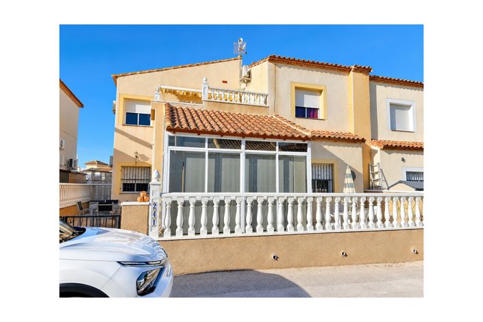 Image No.19-3 Bed Townhouse for sale