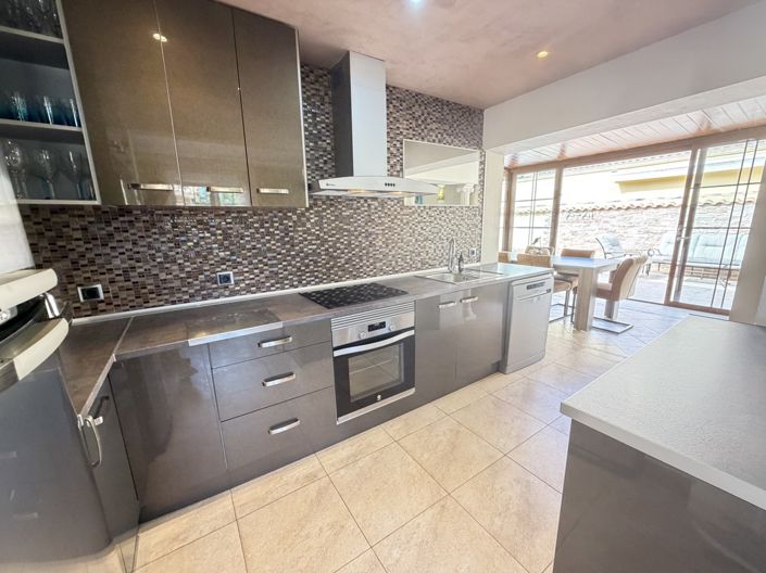 Image No.14-4 Bed Villa for sale