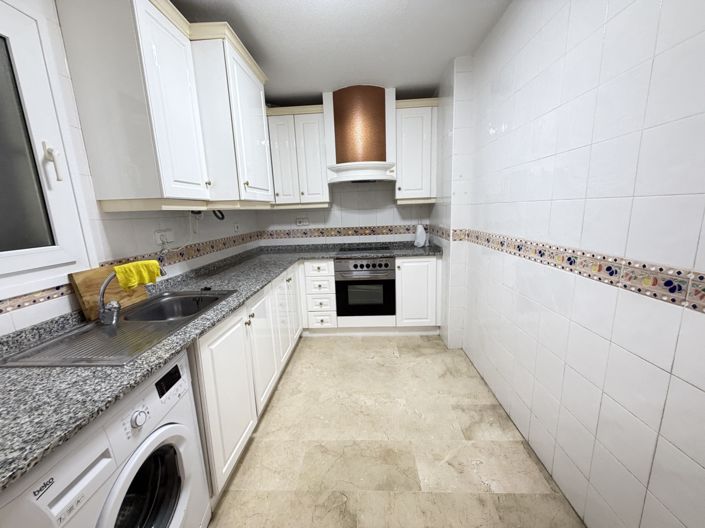 Image No.8-2 Bed Apartment for sale