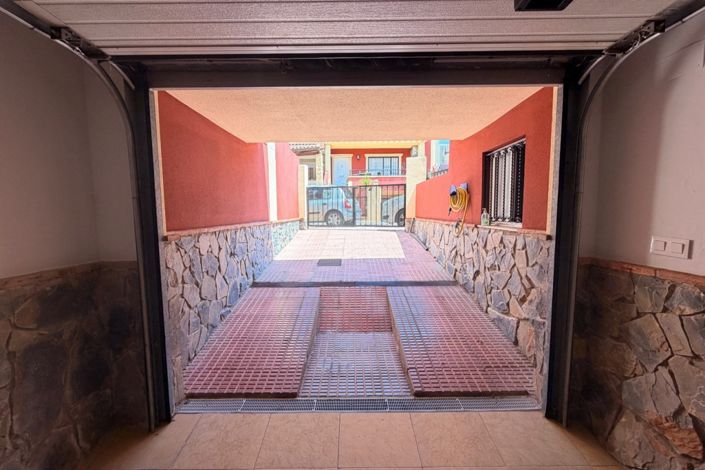 Image No.21-3 Bed Townhouse for sale