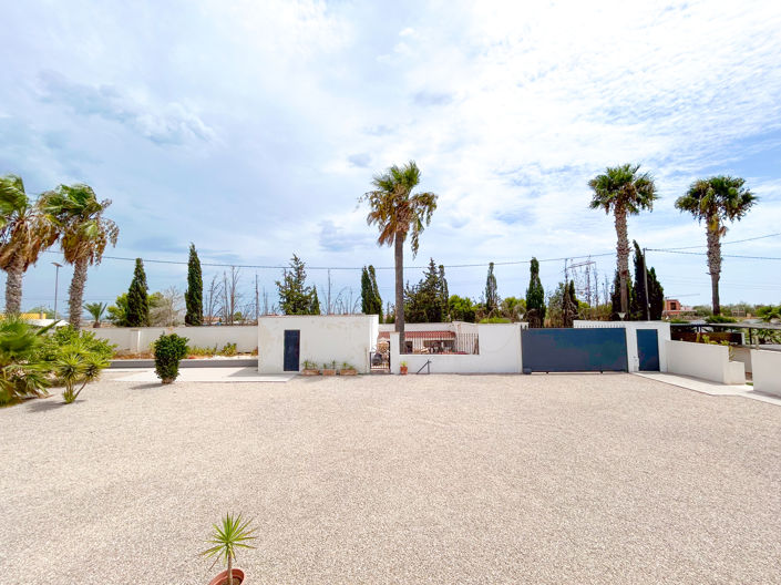 Image No.11-8 Bed Villa for sale