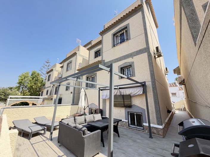 Image No.40-5 Bed Villa for sale