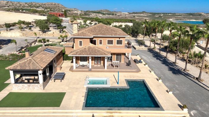 Image No.3-6 Bed Villa for sale