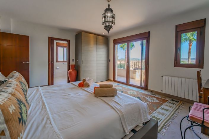 Image No.30-6 Bed Villa for sale