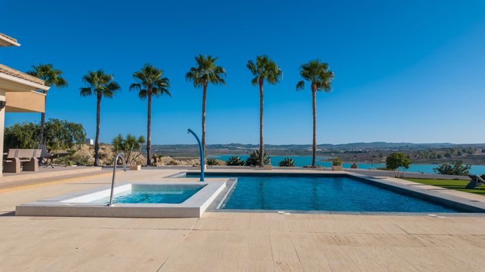 Image No.7-6 Bed Villa for sale
