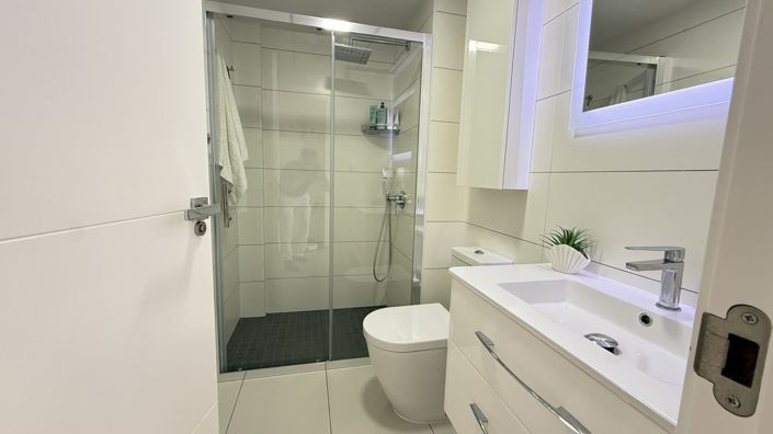 Image No.28-3 Bed Townhouse for sale