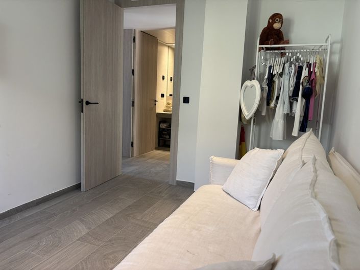 Image No.21-3 Bed Apartment for sale