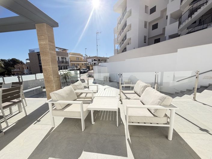 Image No.4-4 Bed Villa for sale