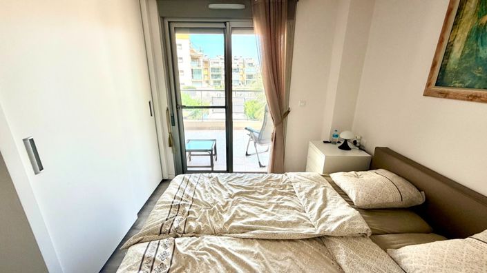 Image No.9-2 Bed Property for sale