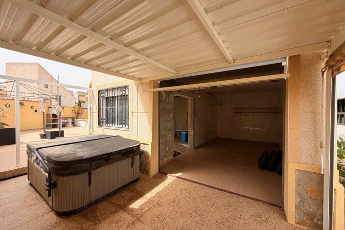 Image No.11-3 Bed Property for sale