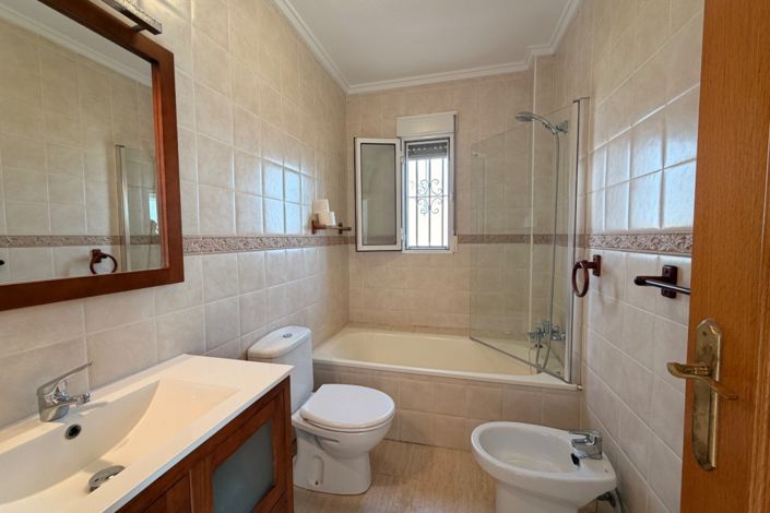 Image No.22-3 Bed Property for sale