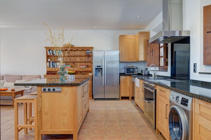 Image No.20-5 Bed Country House for sale