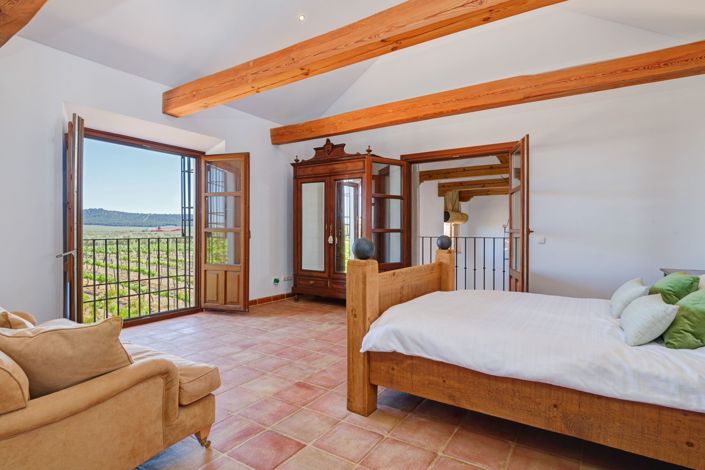 Image No.27-5 Bed Country House for sale