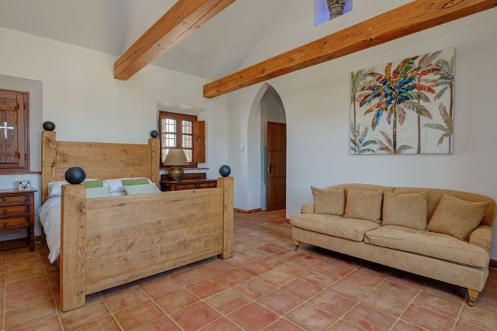 Image No.28-5 Bed Country House for sale