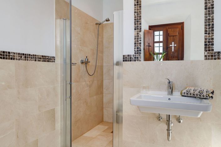 Image No.35-5 Bed Country House for sale