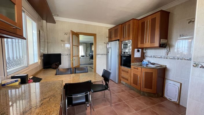 Image No.14-8 Bed Country House for sale