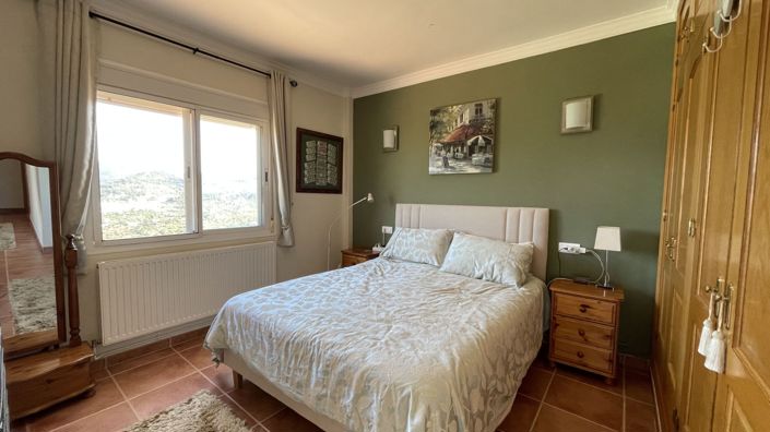 Image No.19-8 Bed Country House for sale