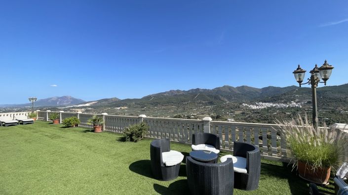 Image No.26-8 Bed Country House for sale