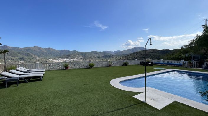 Image No.27-8 Bed Country House for sale