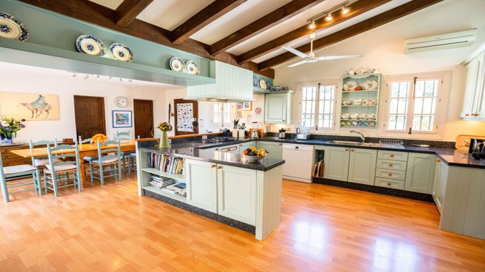 Image No.7-4 Bed Country House for sale